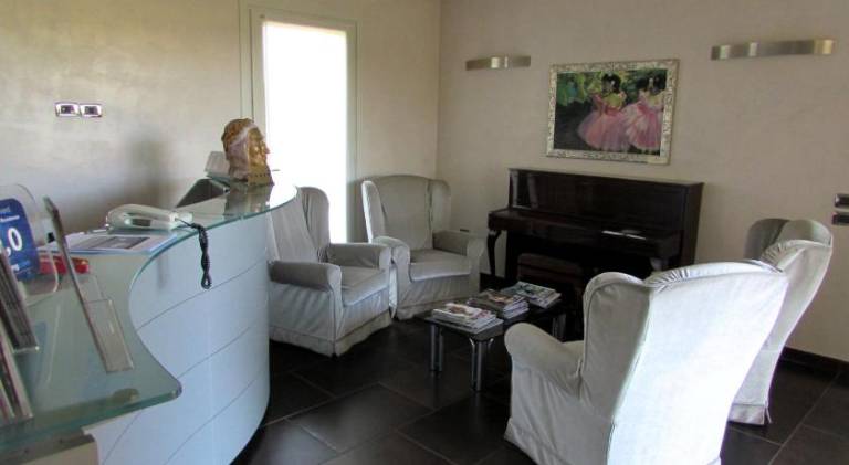 Serviced apartment with yard & patio | Dogs allowed — photo 5