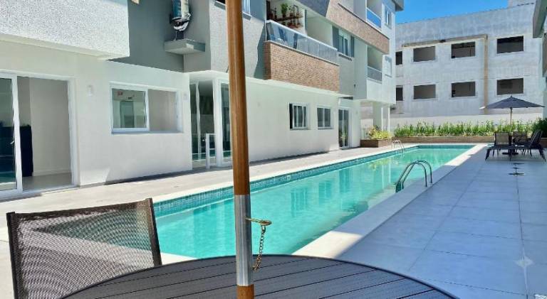 Pleasant house with pool | Close to the beach | Pet-friendly in Florianópolis