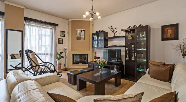 Holiday apartment with patio & pool | Perfect for remote work in Rethymno