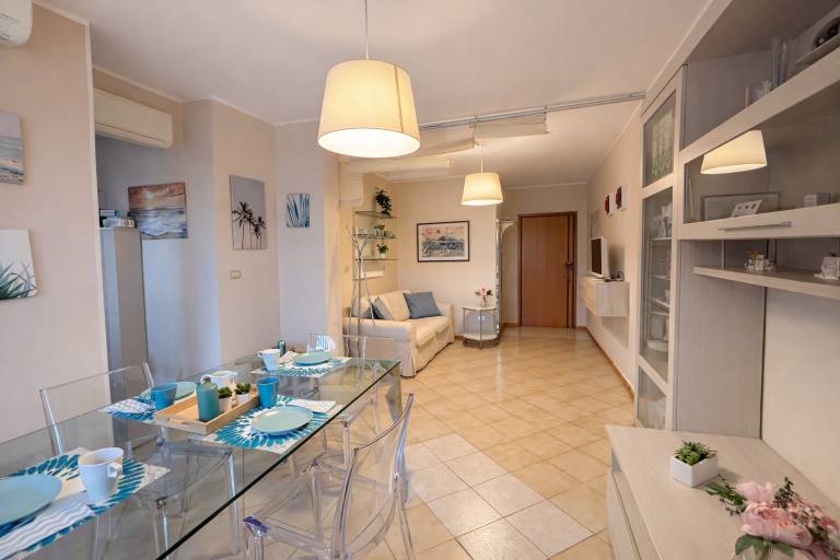 Rental apartment with 1 room for 4 persons in Silvi