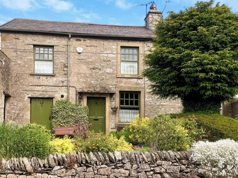 Cabin  Austwick