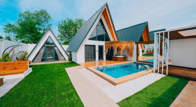 Villa with private pool, garden & hot tub | Pets allowed in Sapanca