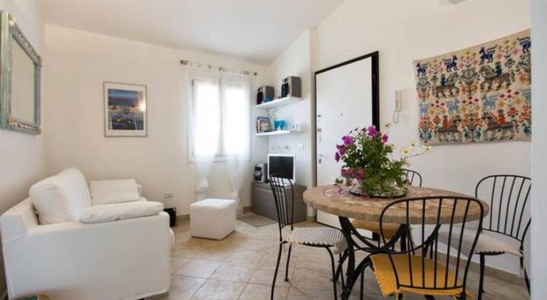 Holiday apartment with 2 rooms for 4 persons in Valledoria