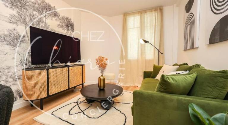EIFFEL TOWER Charming and Modern Flat in Montrouge