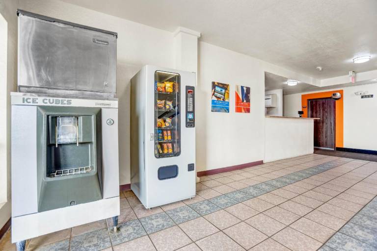 Motel 6 Moriarty, NM — photo 3