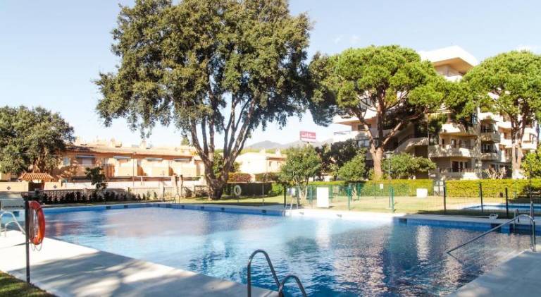 Rental apartment with pool, BBQ & garden | Close to the beach | Pet-friendly — photo 3