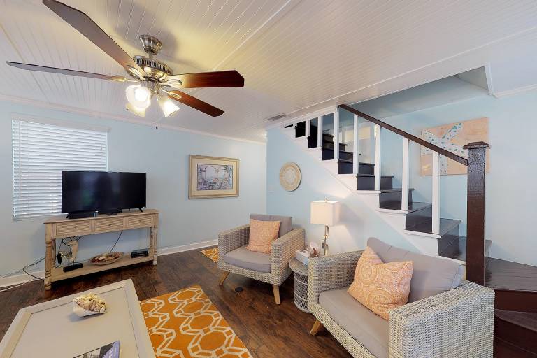 Hideaway Cottage - 11 Conch Shell Ln — photo 2