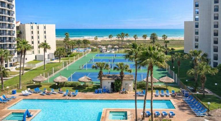 Apartment with pool & hot tub in South Padre Island, TX