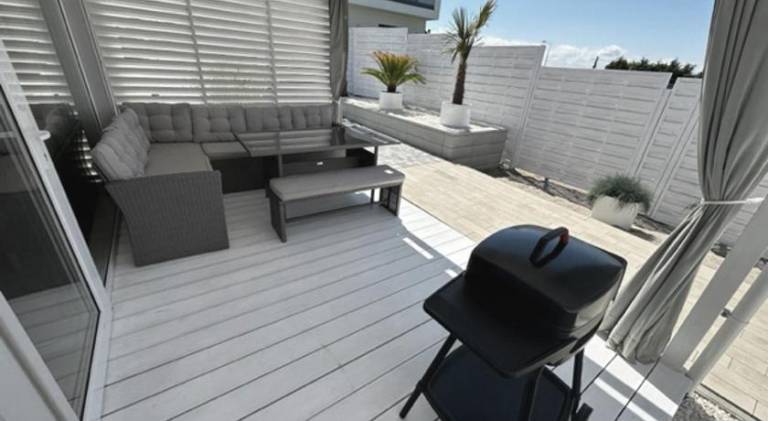 Lovely vacation home with terrace, barbeque & yard | Next to the beach | Pets are welcome — photo 2