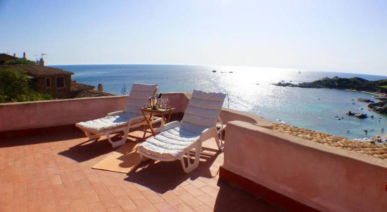 House with patio & barbeque in Villasimius