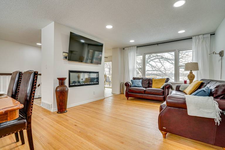 House  Maple Grove