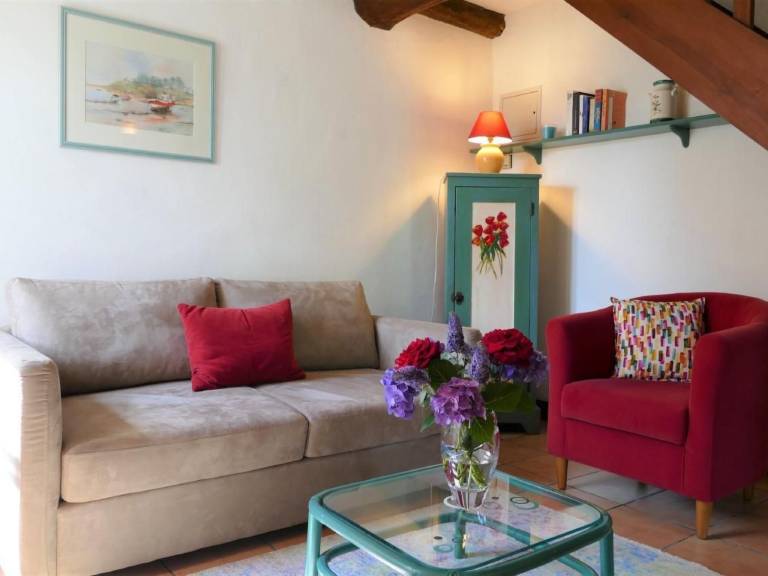 Nice apartment with patio & yard | Mountain view | Pet-friendly — photo 2