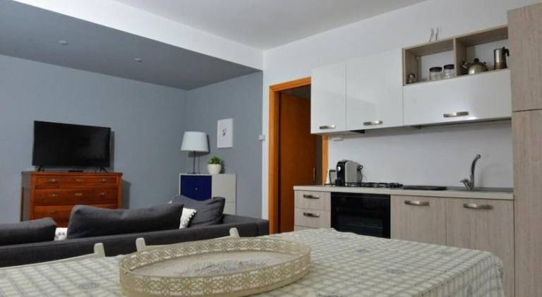 Rental apartment with 2 rooms for 4 persons in Iseo