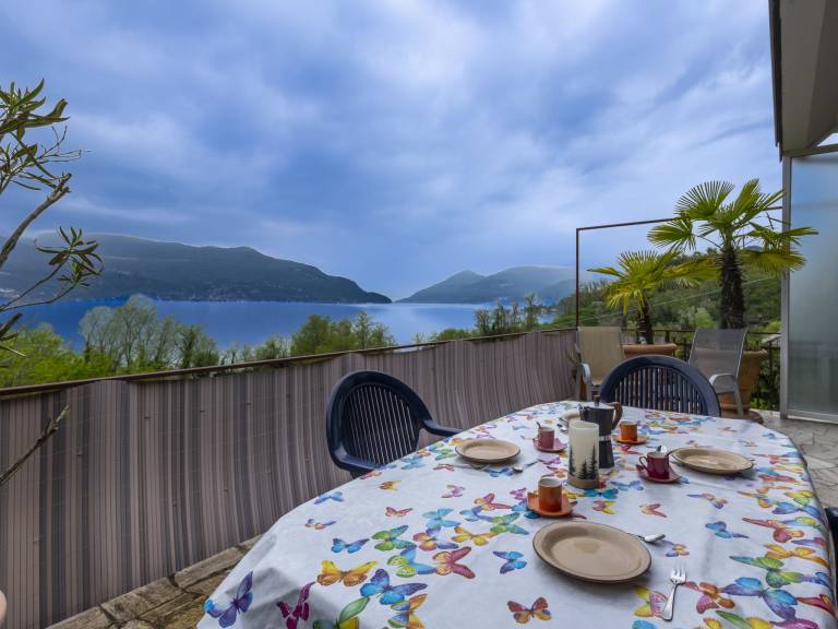 Ferienwohnung in Porto Valtravaglia, Lago Maggiore für max. 4 Personen Ferienwohnung in Porto Valtravaglia, Lago Maggiore für max. 4 Personen