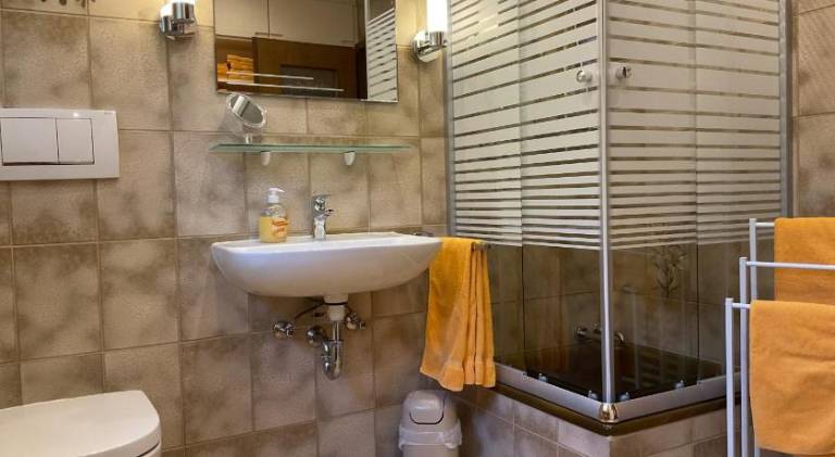 Holiday apartment with 3 rooms for 6 persons — photo 2