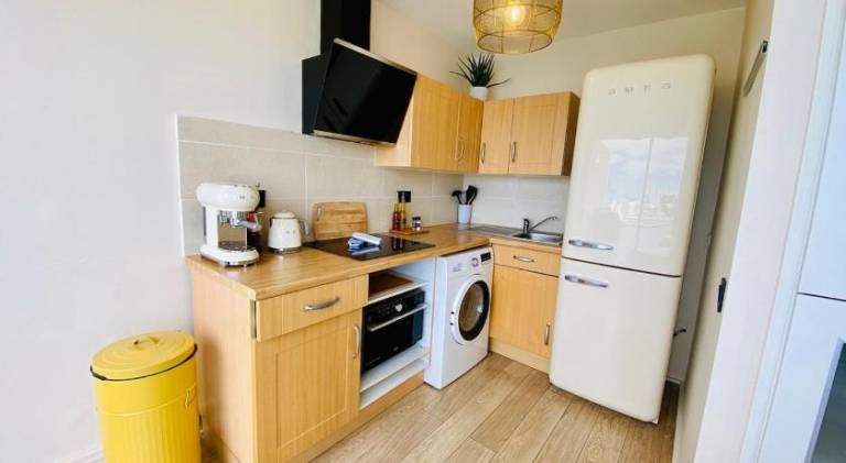 Rental apartment with patio & BBQ — photo 4