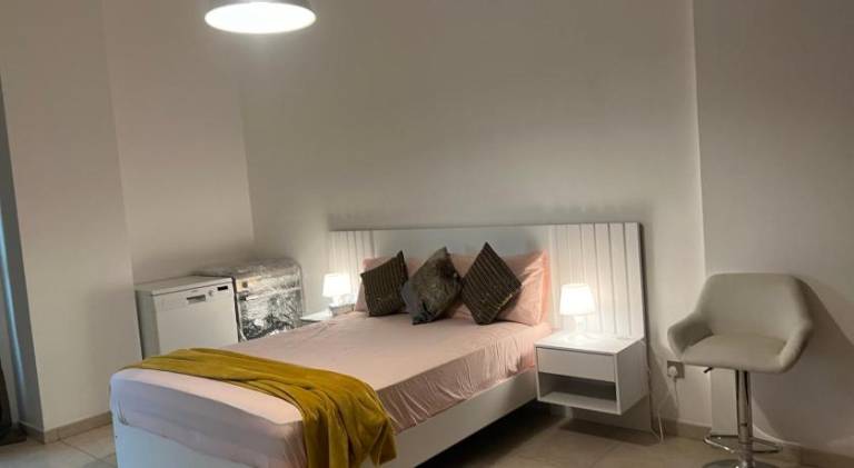Furnished room with balcony only for GIRLS