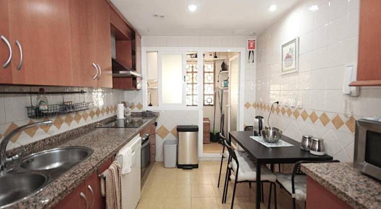Holiday apartment with pool — photo 3