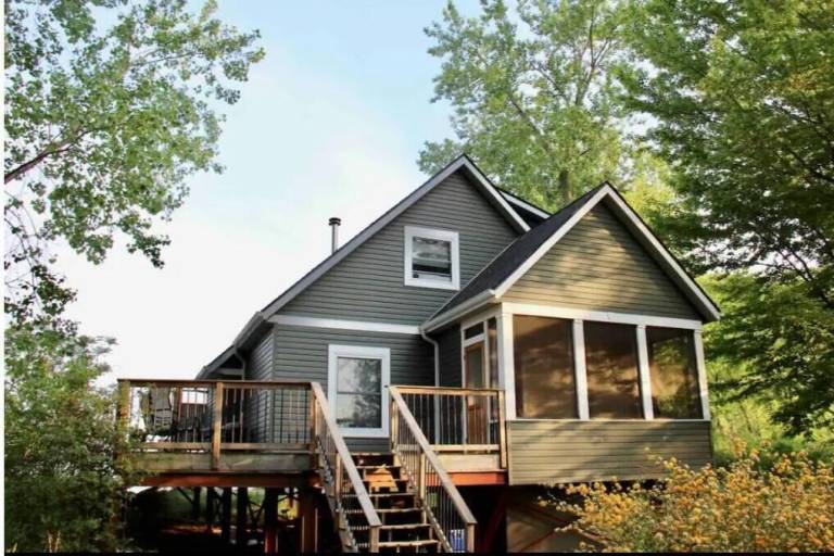 Cabin Pelee Island