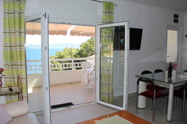 Three bedroom apartment near beach Mimice, Omiš (A-2774-b) — photo 3