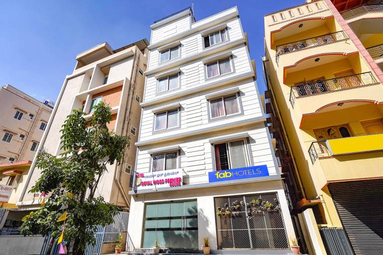 FabHotel Royal Wood Premier Domlur