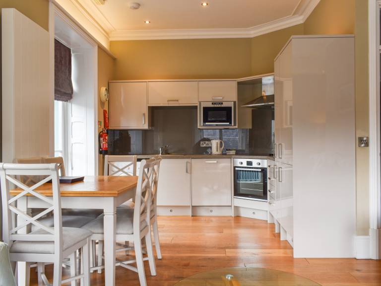 Child-friendly pleasant rental apartment with garden & hot tub | River view | Beach nearby | Pets allowed — photo 5