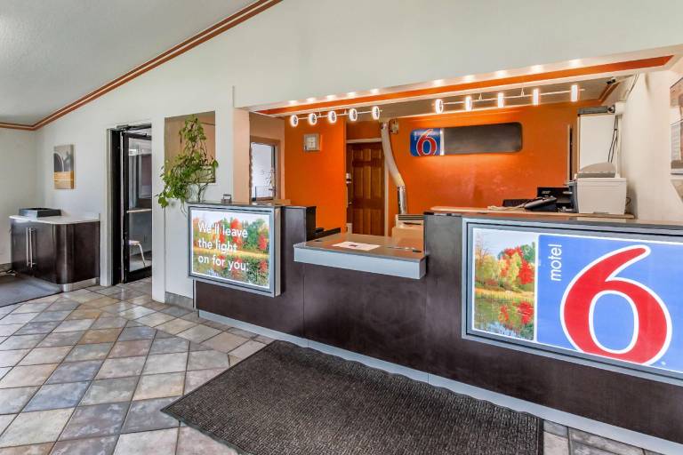 Motel 6 Kalamazoo, MI — photo 2