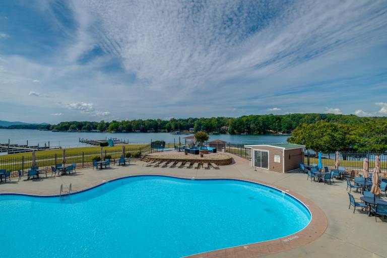 Couple’s Unit w/ Community Perks on Smith Mtn Lake — photo 3