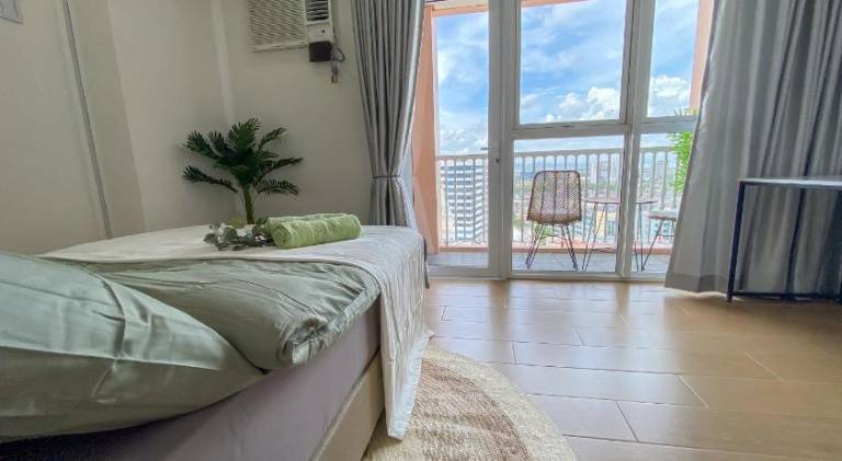 Apartment with pool | Pets are welcome in Pasay
