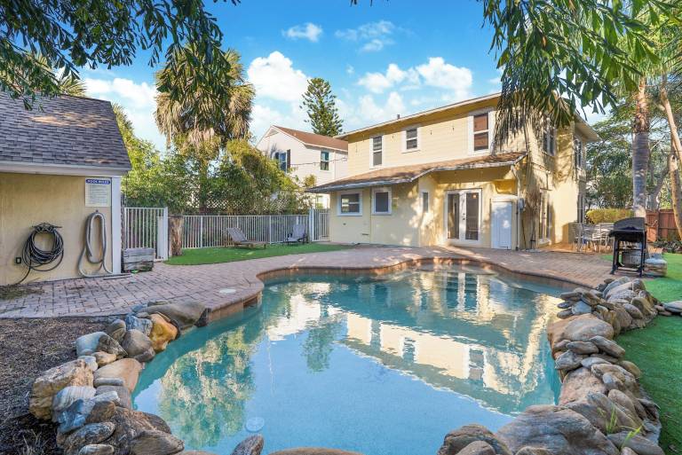 House South Palm Beach
