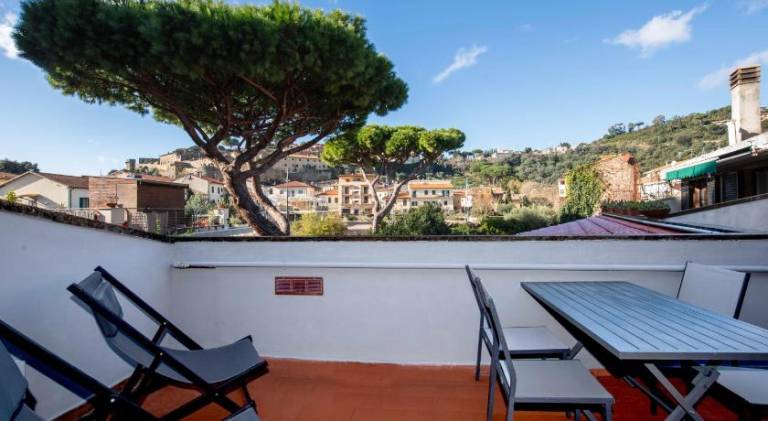 Holiday apartment with terrace in Castiglione della Pescaia