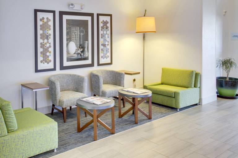 Holiday Inn Express Hotel & Suites Chickasha By IHG — photo 4