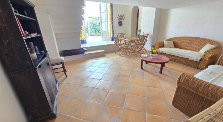 Apartment with private pool, patio & garden — photo 2