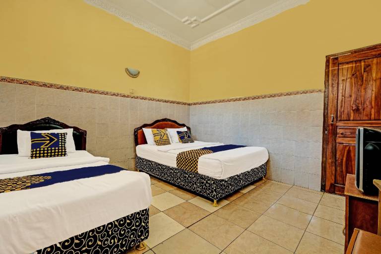 SPOT ON 91677 Hotel Citra Dewi 3