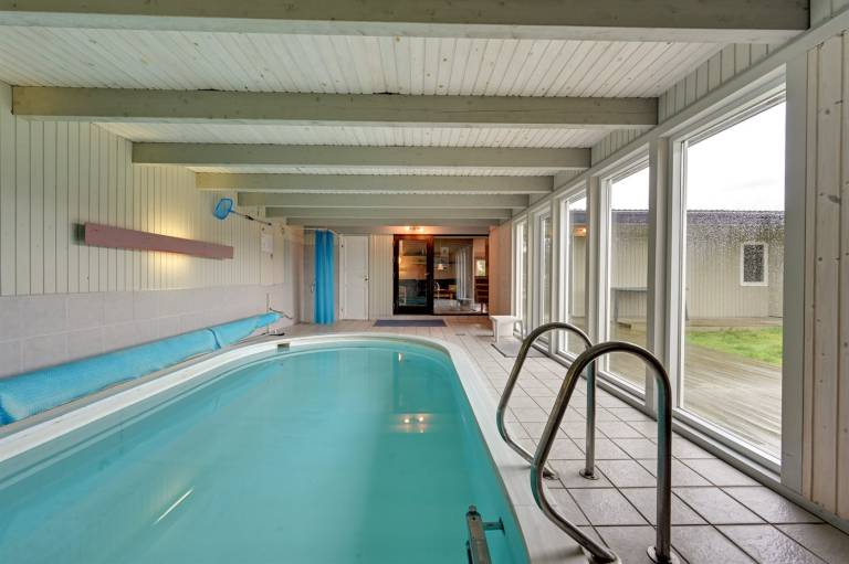Family-friendly vacation home with private pool, sauna & terrace | Pets are welcome — photo 3