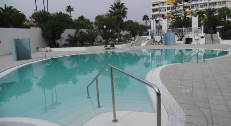 Holiday apartment with pool — photo 3