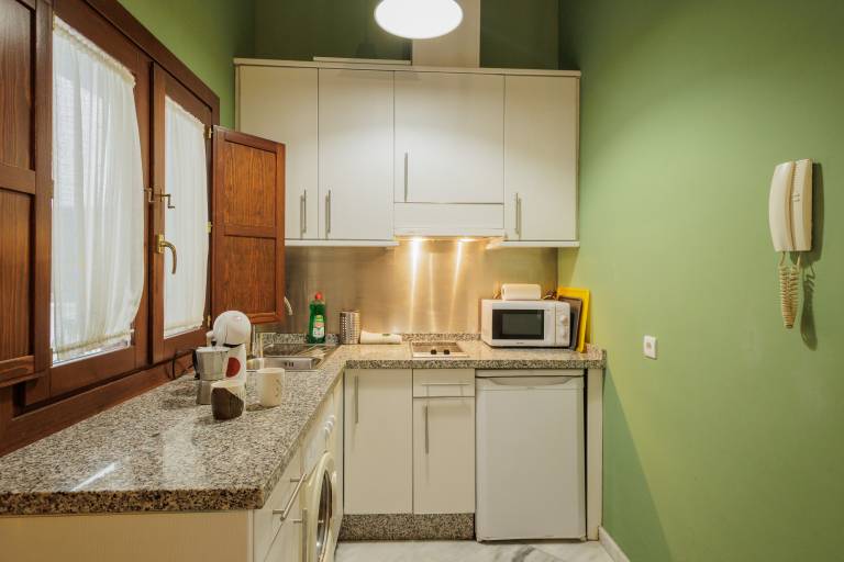 Galindo Center Premium Suites Apartment with Balcony, Wi-Fi, and Air Conditioning — photo 4