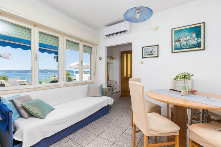 Two bedroom apartment with terrace and sea view Kaštel Stari, Kaštela (A-19465-a) — photo 2