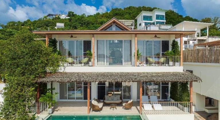 Villa Vista, 5BR Beach Front SeaView Haven, Steps to Sand in Ko Pha-ngan