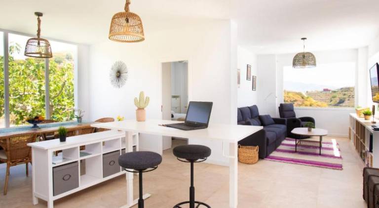Fully equipped wonderful vacation home with private pool, patio & garden | Good for workation | Pets are welcome — photo 2