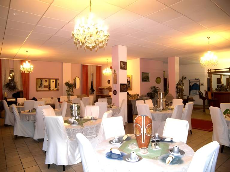 Hotel Attache — photo 4