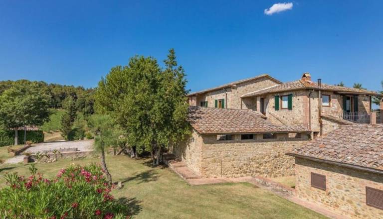 Villa with patio, barbecue & yard — photo 2
