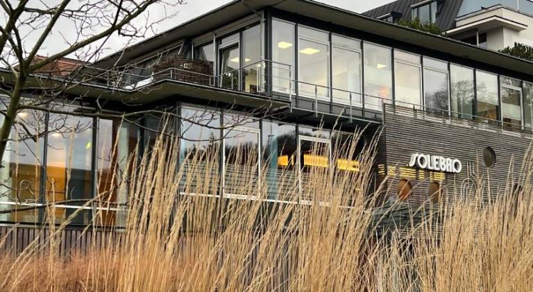 Ferieninrosengarten 1 Zi Appartement 190 cm Deckenhohe ODER große 4 Zi DG WHG — photo 4