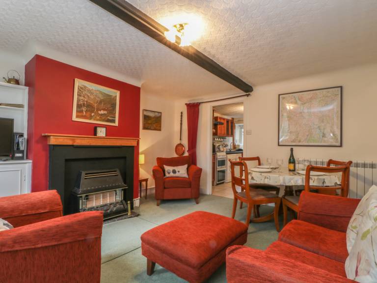 Family-friendly cottage with yard | Pet-friendly — photo 3