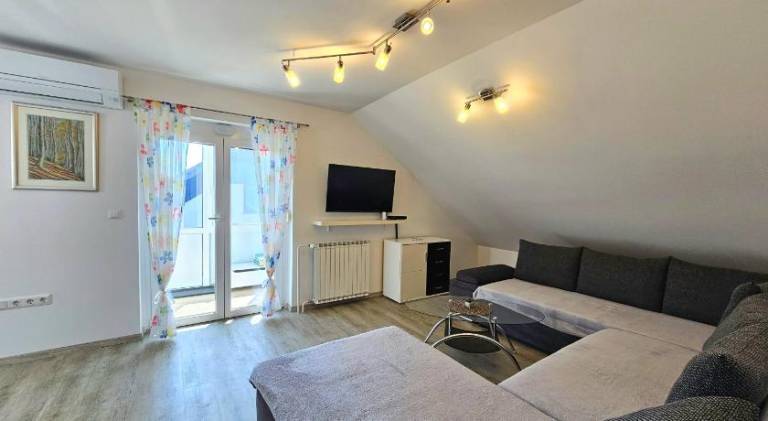 Rental apartment with 2 rooms for 6 persons — photo 2