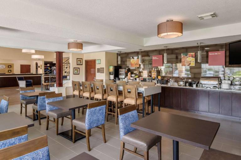 Comfort Suites Baytown I - 10 — photo 4