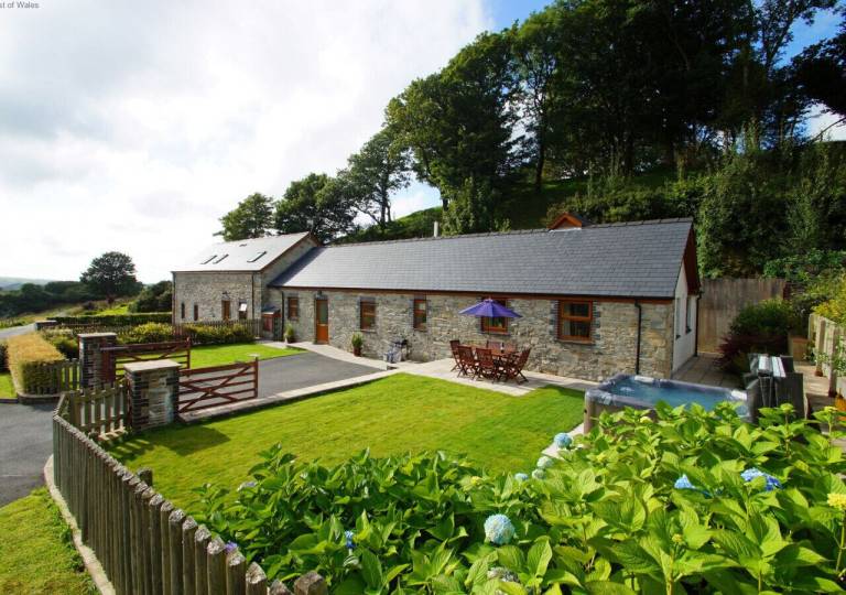 House Ceulanamaesmawr