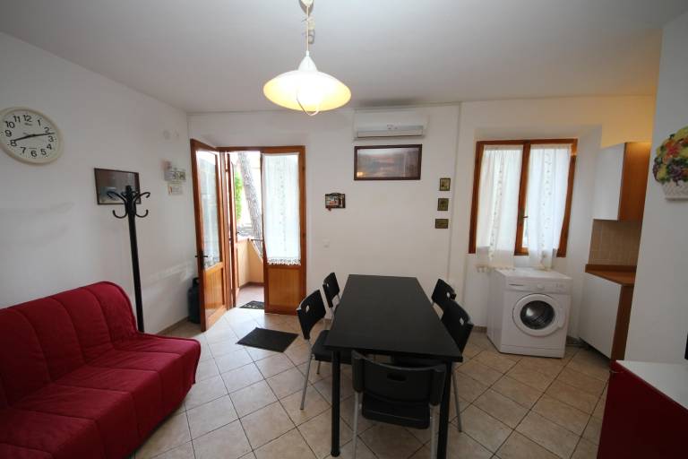 Rental apartment with garden — photo 2