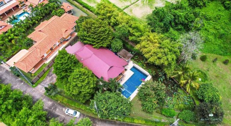 380 m² Villa