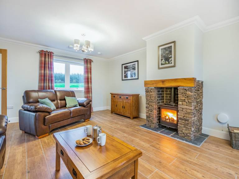 Family-friendly nice cottage with yard, jacuzzi & barbeque | River view | Pets allowed — photo 3